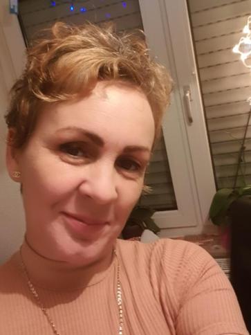 Hajnalka, 52 éves németországi társkereső nő profil fotója