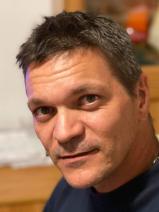 Sziasztok! Ervin vagyok. Komoly parádi párkereső nők jelentkezését várom.