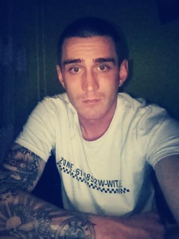 Ádám, 30 éves ópusztaszeri társkereső férfi profil fotója