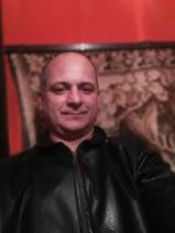 Sziasztok! József vagyok. Komoly ordasi párkereső nők jelentkezését várom.
