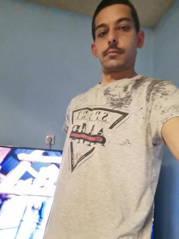 Laszlo, 35 éves csöglei társkereső férfi profil fotója