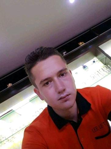 Tibor, 26 éves paléi társkereső férfi profil fotója