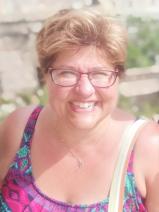 Sziasztok! Rita vagyok. Diplomás budaörsi párkereső férfiakat keresek randizni.