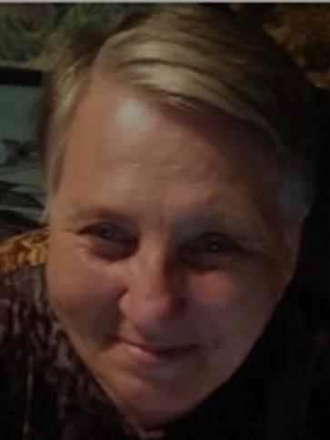 Irén, 66 éves kisbéri társkereső nő profil fotója