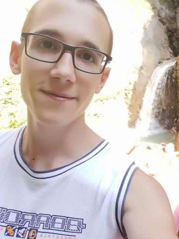 Patrik, 27 éves tapolcai társkereső férfi profil fotója Patrik, 27 éves tapolcai társkereső férfi profil fotója