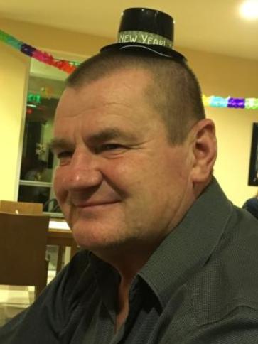Jozsef, 64 éves ajaki társkereső férfi profil fotója