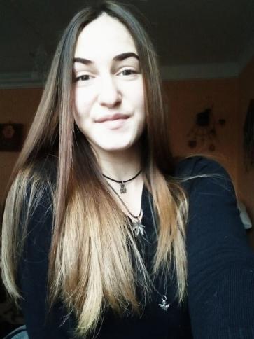 Erzsébet, 24 éves dunavecsei társkereső nő profil fotója