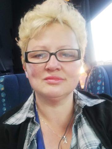 Mónika, 44 éves lenti társkereső nő profil fotója