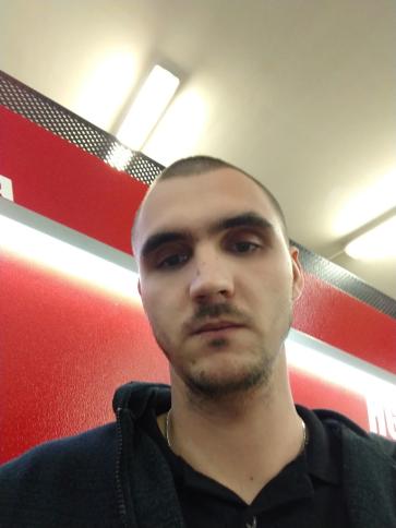 Balázs, 31 éves szigetmonostori társkereső férfi profil fotója Balázs, 31 éves szigetmonostori társkereső férfi profil fotója