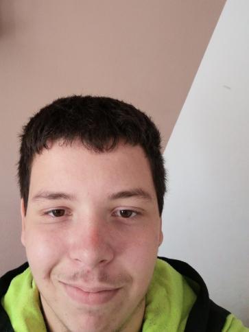 Kristóf, 25 éves celldömölki társkereső férfi profil fotója