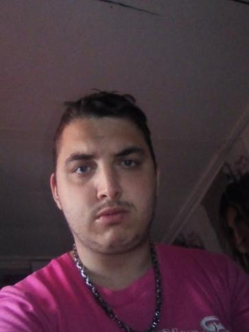 István, 28 éves törökszentmiklósi társkereső férfi profil fotója