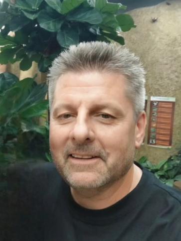 Peter, 57 éves Budapest XIII. kerületi társkereső férfi profil fotója