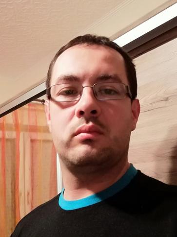 Szilveszter, 41 éves alibánfai társkereső férfi profil fotója