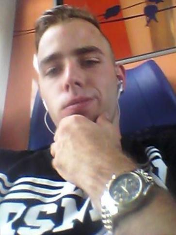 Zoltán, 31 éves szentmártonkátai társkereső férfi profil fotója