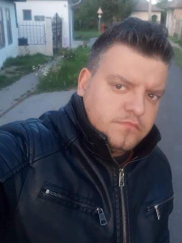 László, 36 éves ipolytölgyesi társkereső férfi profil fotója