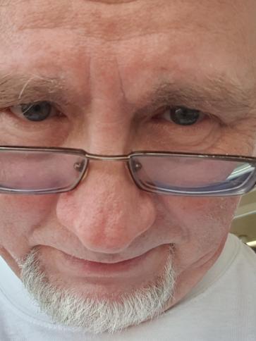 Csabi, 64 éves Nagy Britannia kerületi társkereső férfi profil fotója