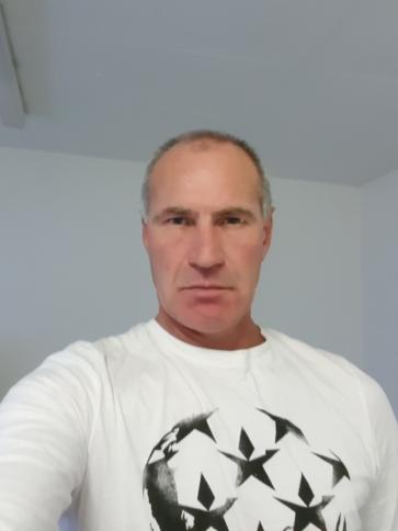 Zsolt, 57 éves kápolnai társkereső férfi profil fotója