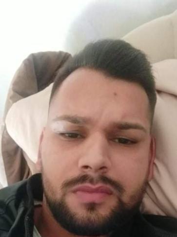 Tibor, 32 éves abaújszántói társkereső férfi profil fotója