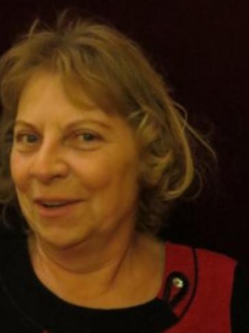 Viola, 69 éves Budapest X. kerületi társkereső nő profil fotója