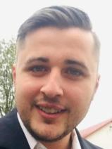 Sziasztok! Richard vagyok. Komoly nagydorogi párkereső nők jelentkezését várom.