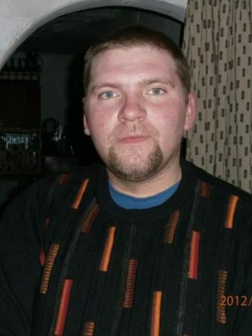 Peti, 43 éves neszmélyi társkereső férfi profil fotója