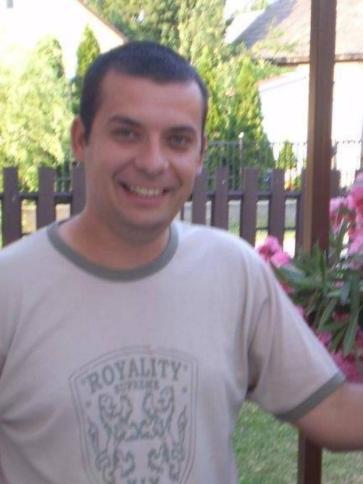 Róbert, 45 éves monori társkereső férfi profil fotója