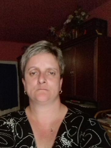 Betti, 48 éves barcsi társkereső nő profil fotója