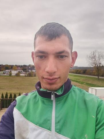 Miklos, 28 éves soltvadkerti társkereső férfi profil fotója Miklos, 28 éves soltvadkerti társkereső férfi profil fotója