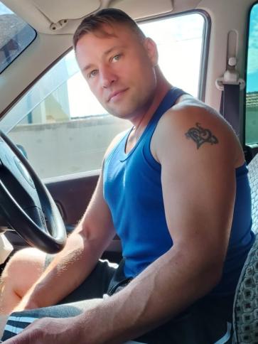 Petya, 44 éves nagyecsedi társkereső férfi profil fotója