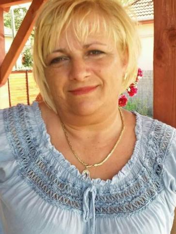 Marcsi, 56 éves monori társkereső nő profil fotója