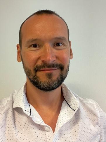 Karesz, 41 éves Budapest XII. kerületi társkereső férfi profil fotója