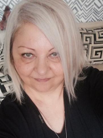 Gizella, 59 éves ózdi társkereső nő profil fotója