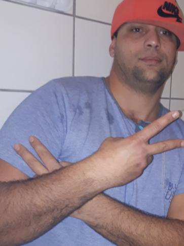 Andras, 34 éves szécsényi társkereső férfi profil fotója