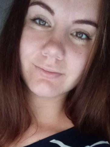 Zsaklin, 26 éves mosonmagyaróvári társkereső nő profil fotója