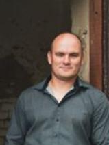 Sziasztok! András vagyok. Komoly apátfalvai párkereső nők jelentkezését várom.