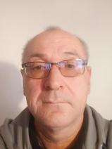 Sziasztok! Ferenc vagyok. Komoly hőgyészi párkereső nők jelentkezését várom.