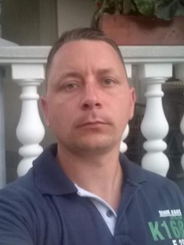 Róbert, 40 éves sárbogárdi társkereső férfi profil fotója