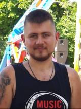 Sziasztok! Valentin vagyok. Komoly dávodi párkereső nők jelentkezését várom.