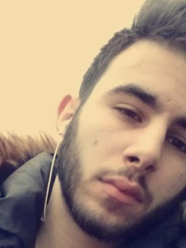 Bálint, 23 éves mohácsi társkereső férfi profil fotója Bálint, 23 éves mohácsi társkereső férfi profil fotója