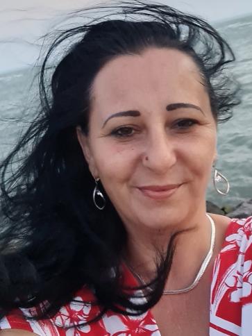 Évike, 46 éves dombóvári társkereső nő profil fotója