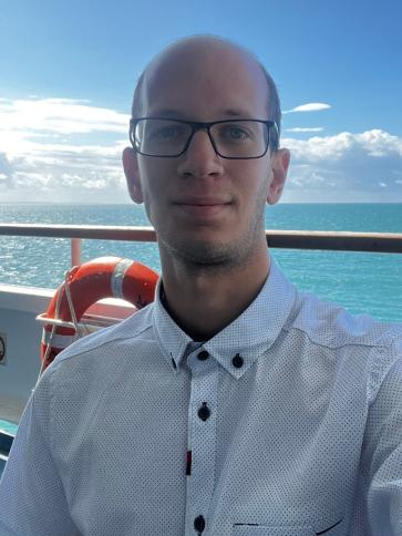 László, 27 éves soltszentimrei társkereső férfi profil fotója