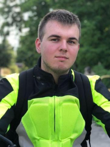 Zoltán, 26 éves szigetszentmártoni társkereső férfi profil fotója