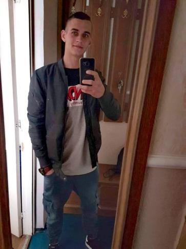 Róbert, 27 éves almáskamarási társkereső férfi profil fotója
