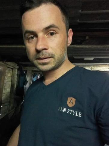 Attila, 35 éves újfehértói társkereső férfi profil fotója