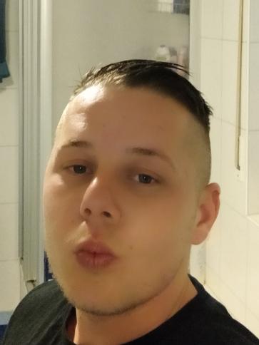 Renátó, 34 éves pacsai társkereső férfi profil fotója