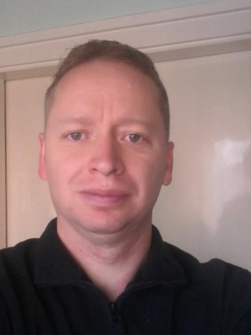 Róbert, 42 éves mohácsi társkereső férfi profil fotója Róbert, 42 éves mohácsi társkereső férfi profil fotója