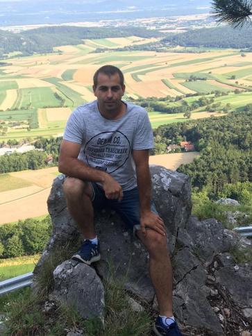 Attila, 37 éves veszprémi társkereső férfi profil fotója