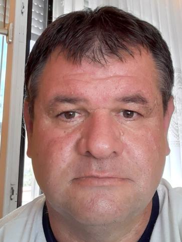 László, 53 éves szárföldi társkereső férfi profil fotója