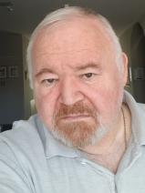 Sziasztok! Béla vagyok. Komoly pándi párkereső nők jelentkezését várom.