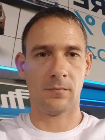 Attila, 40 éves budaörsi társkereső férfi profil fotója